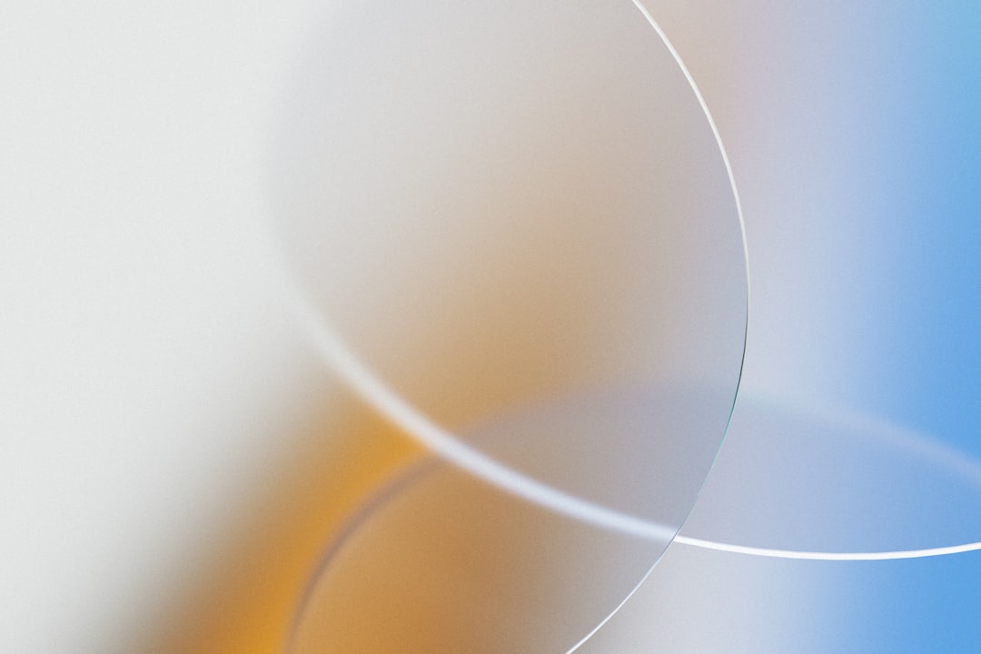 Glassticker met bedrijfslogo op kantoorramen. Glassticker met bedrijfslogo op kantoorramen.